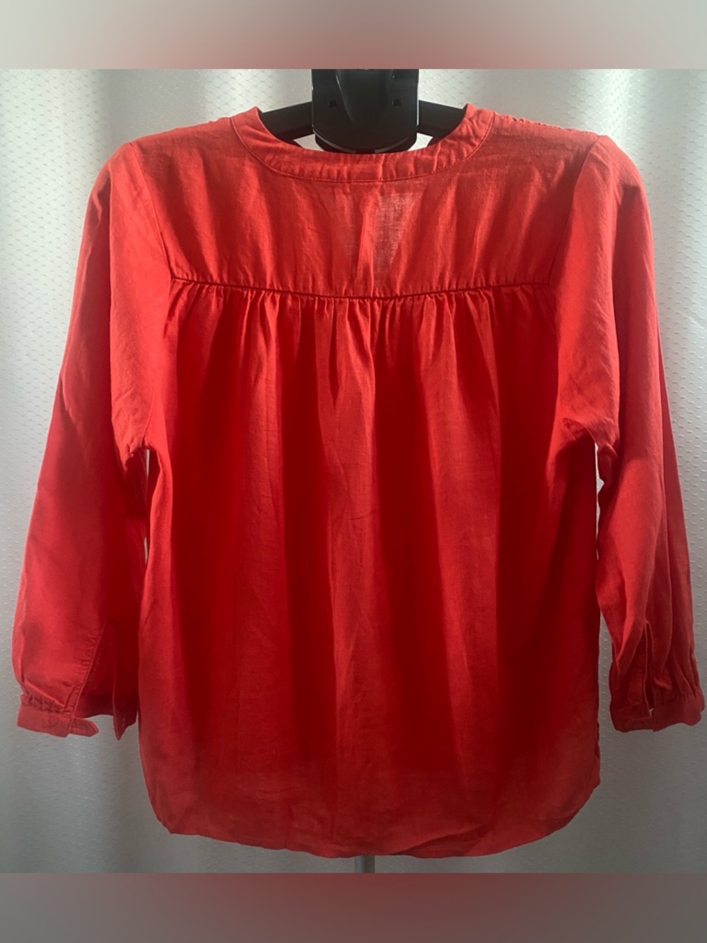 Old Navy Coral Linen Blend Split-Neck Top - Picture 3 of 8